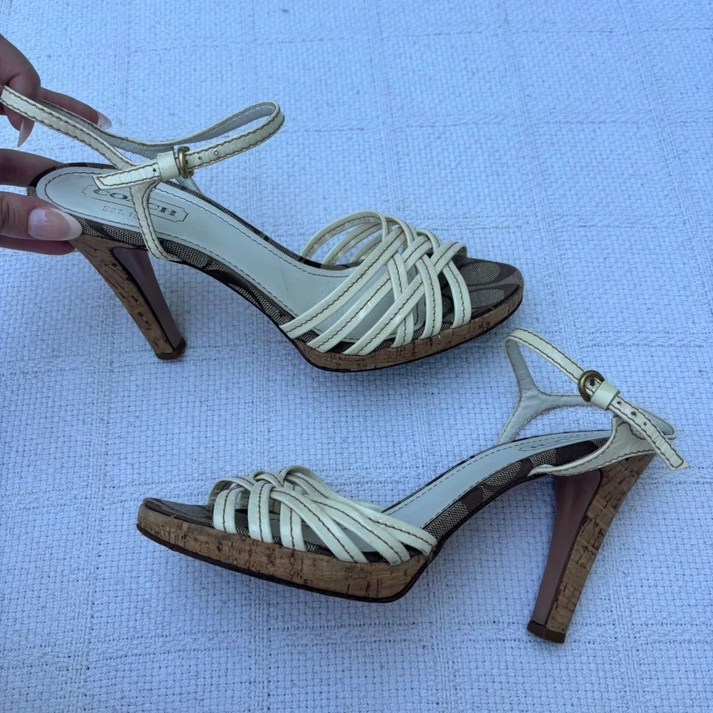 Women's 8B Vintage Y2K COACH Stephany White Patent Strappy Cork Sandals Heels
